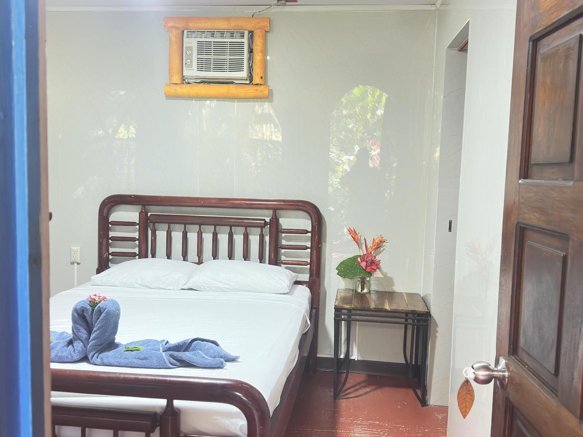 La Palapa Hut Nature Hostel Puerto Jiménez 外观 照片
